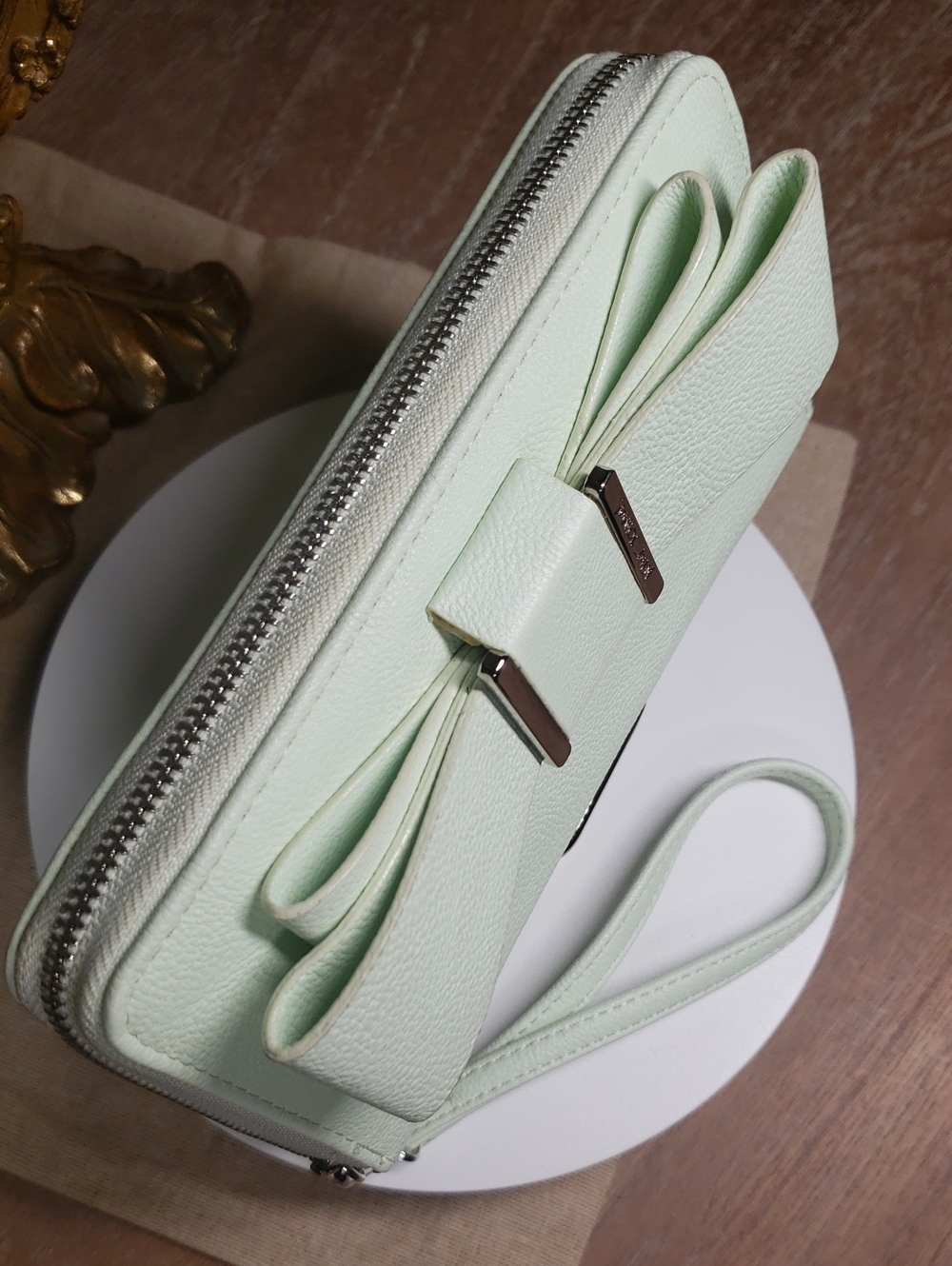 Betsey Johnson Large Mint Bow Wristlet Clutch - Picture 5 of 13